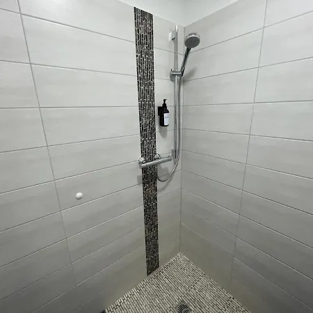 Apartman Vorstadtoase - 2 Personen - Eichwalde, Naehe Ber - Queensize-bett, Netflix, Parken *