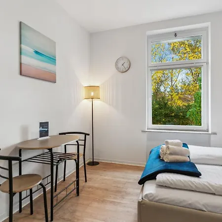 Vorstadtoase - 2 Personen - Eichwalde, Naehe Ber - Queensize-bett, Netflix, Parken Apartman *