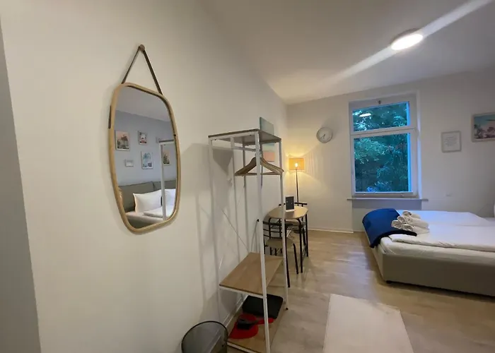 Vorstadtoase - 2 Personen - Eichwalde, Naehe Ber - Queensize-bett, Netflix, Parken شقة Eichwalde