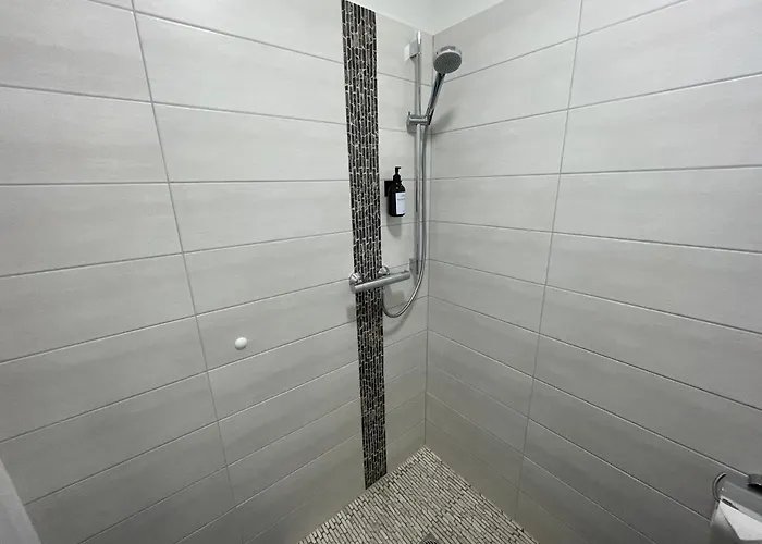 شقة Vorstadtoase - 2 Personen - Eichwalde, Naehe Ber - Queensize-bett, Netflix, Parken *