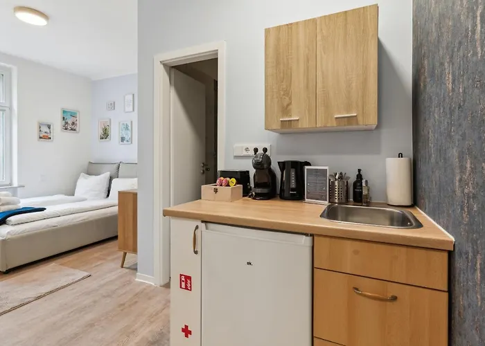 Vorstadtoase - 2 Personen - Eichwalde, Naehe Ber - Queensize-bett, Netflix, Parken