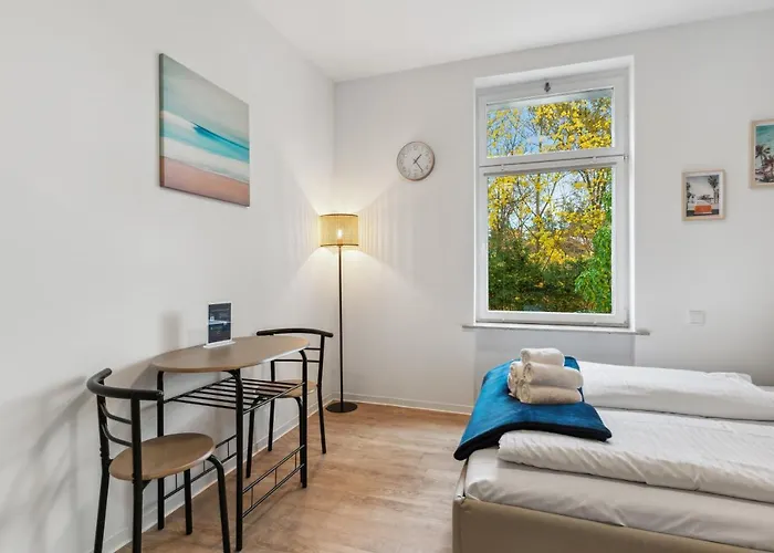 Vorstadtoase - 2 Personen - Eichwalde, Naehe Ber - Queensize-bett, Netflix, Parken شقة *